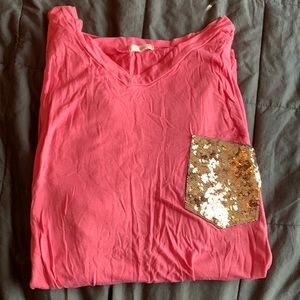 Tshirt with fancy gold pocket